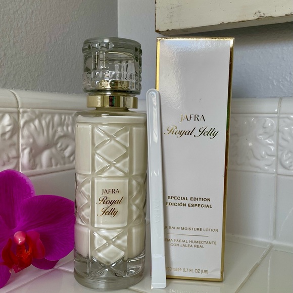 Jafra Royal Jelly Milk Balm Moisture crema humectante de Jalea Real,(Jalea Real) - Picture 2 of 5